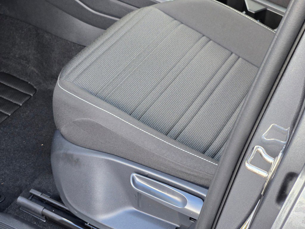 Used 2024 Volkswagen Tiguan S image 22