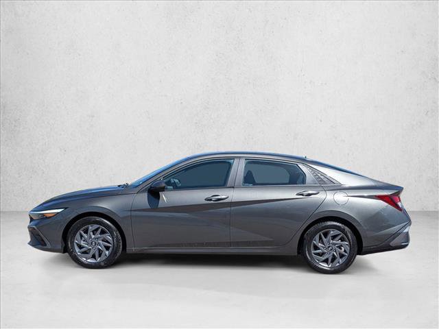 Used 2024 Hyundai Elantra SEL FWD image 9