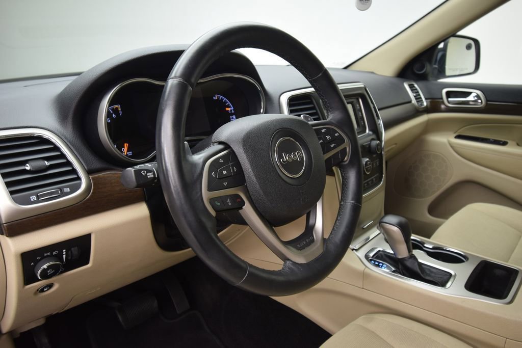 Used 2017 Jeep Grand Cherokee Laredo w/ Quick Order Package 2BE image 15