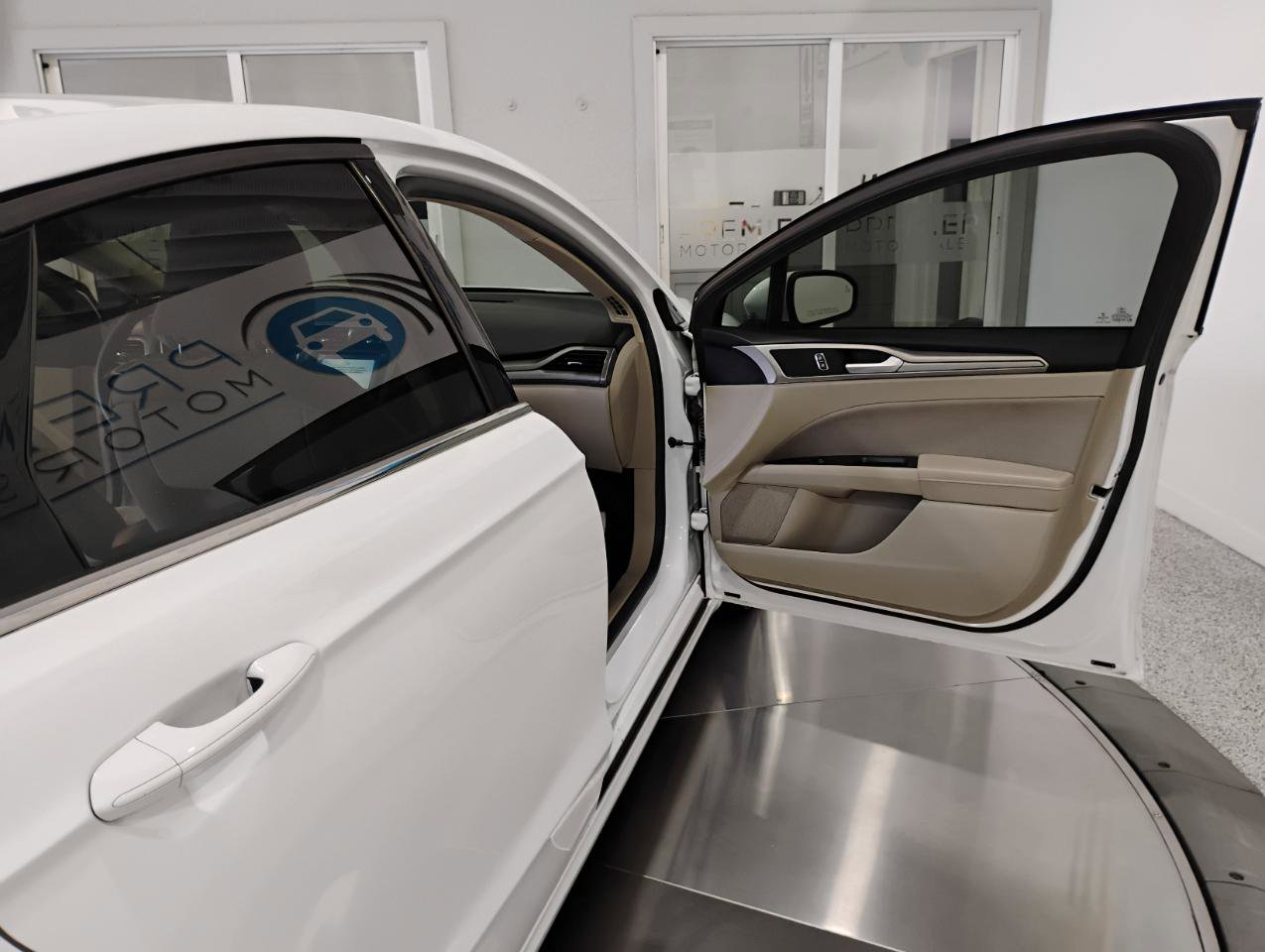 Used 2019 Ford Fusion SE image 50