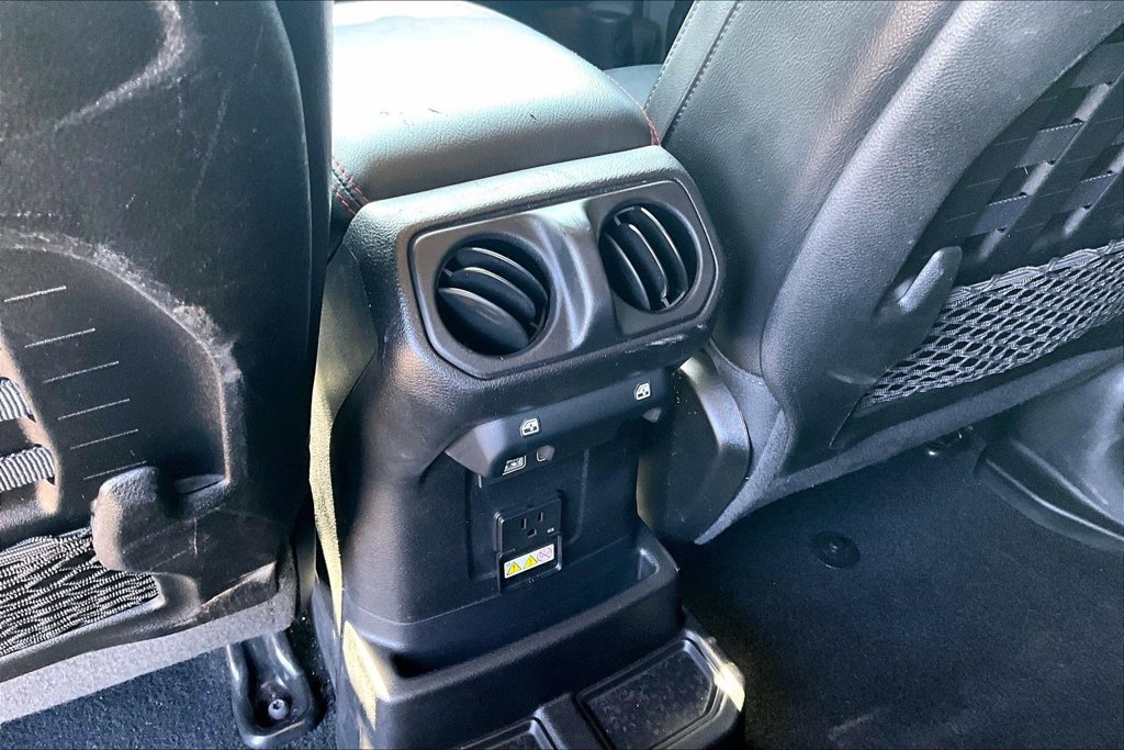 Used 2021 Jeep Wrangler Unlimited Rubicon AWD/4WD image 30