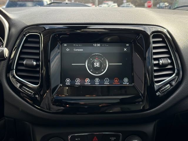 Used 2020 Jeep Compass Latitude image 34