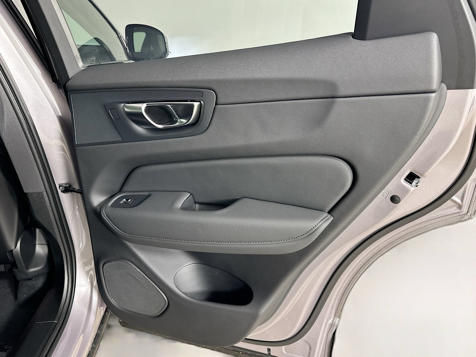 New 2026 Volvo XC60 B5 Plus w/ Protection Package Premier AWD/4WD image 43