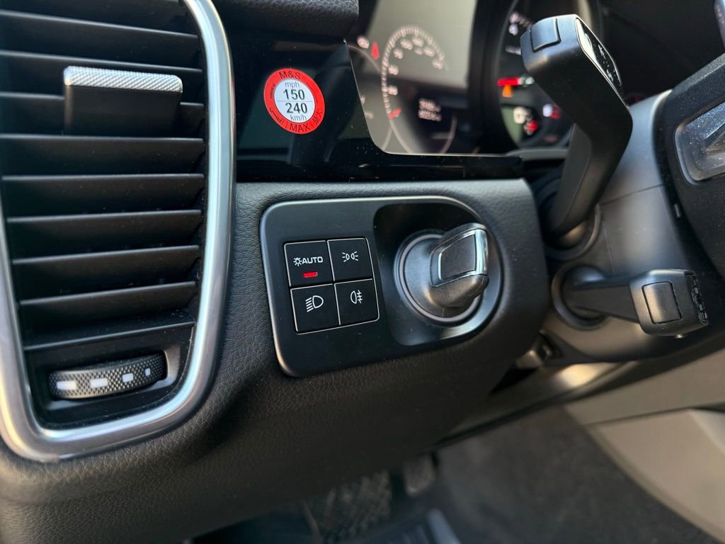 Used 2023 Porsche Cayenne image 26