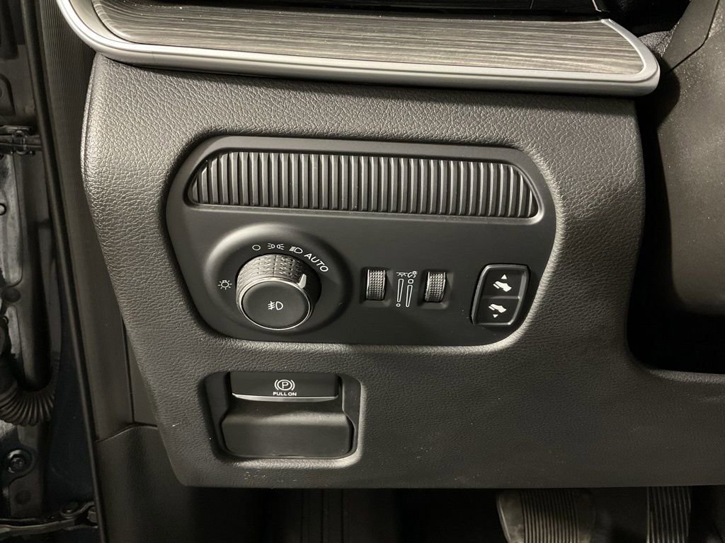 Used 2023 Jeep Wagoneer Series III w/ Preferred Equipment Group image 30