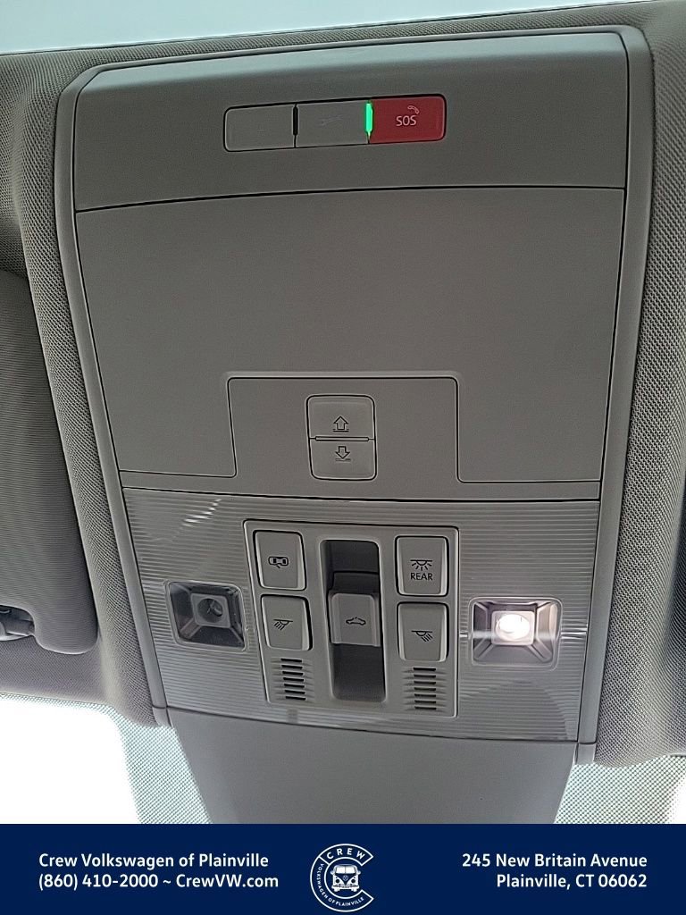 Used 2022 Volkswagen Atlas SEL Premium image 11