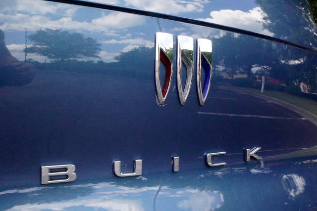 Used 2025 Buick Envista Sport Touring w/ Convenience I Package FWD image 34