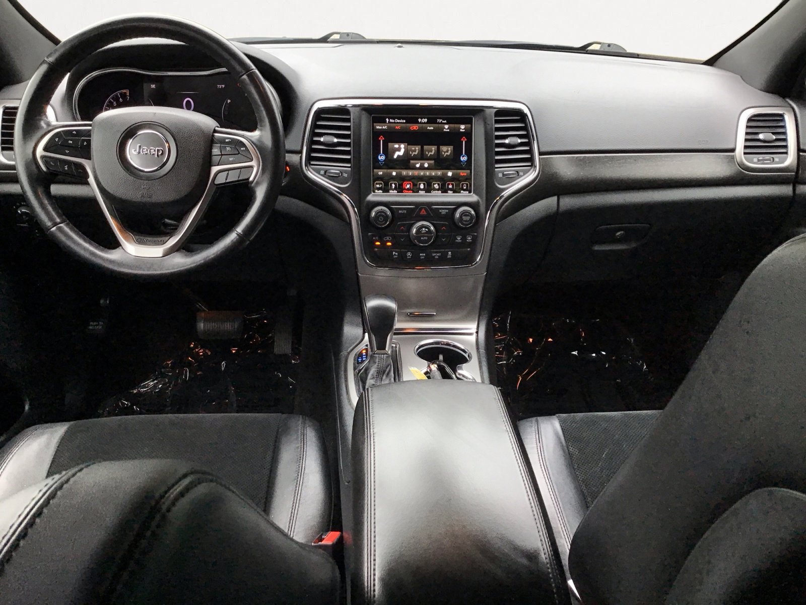 Used 2018 Jeep Grand Cherokee Altitude AWD/4WD image 3