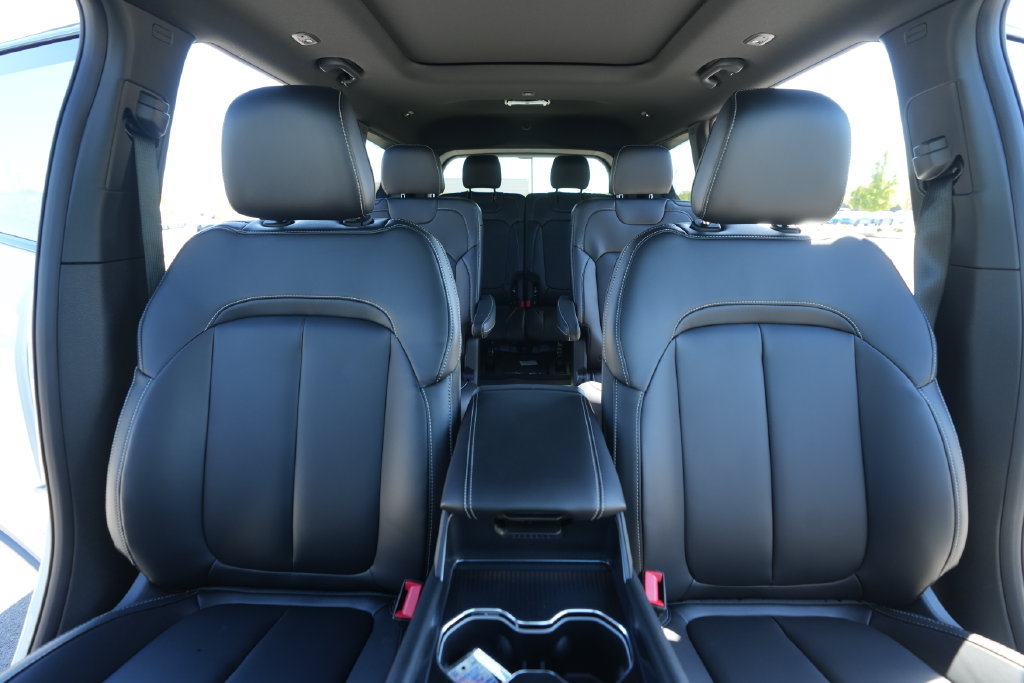 New 2027 Jeep Grand Cherokee L Limited w/ Limited Altitude Package AWD/4WD image 40