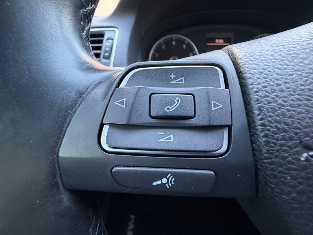 Used 2013 Volkswagen Passat 2.5 SE FWD image 22