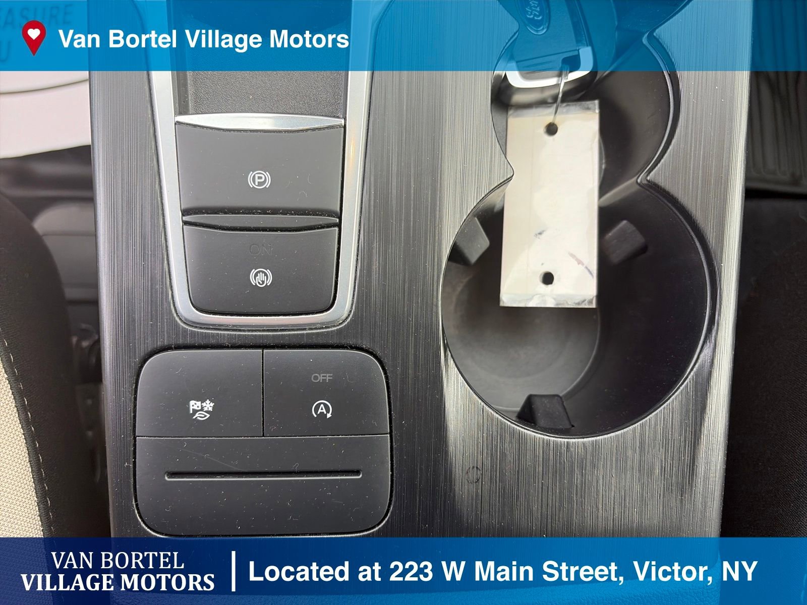 Used 2022 Ford Escape SE w/ Cold Weather Package image 23