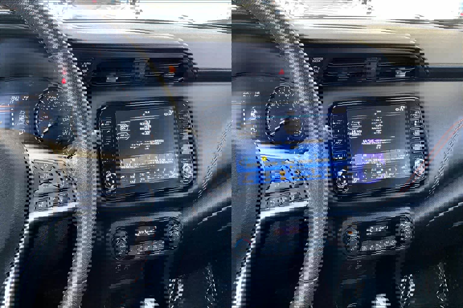 Used 2023 Nissan Kicks SR image 7