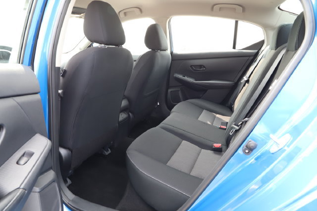 Used 2025 Nissan Sentra SV FWD image 16