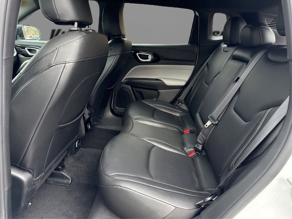 Used 2025 Jeep Compass Limited image 10