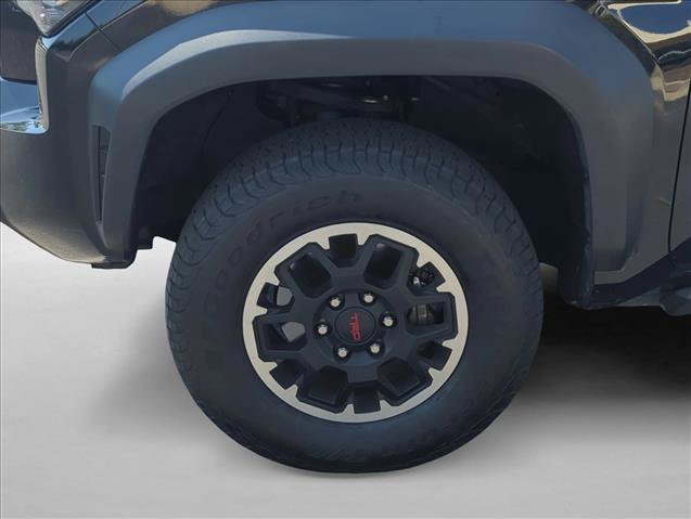 Certified 2025 Toyota Tacoma TRD Off-Road AWD/4WD image 30