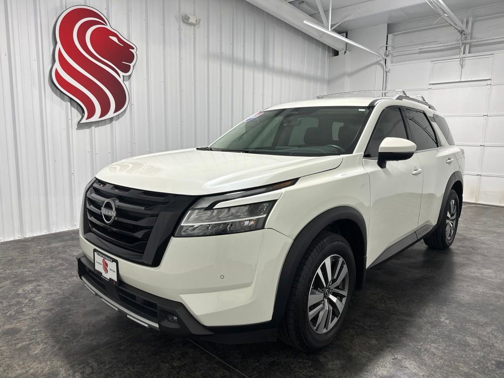 Used 2023 Nissan Pathfinder SL w/ Lighting Package (N92) AWD/4WD image 1