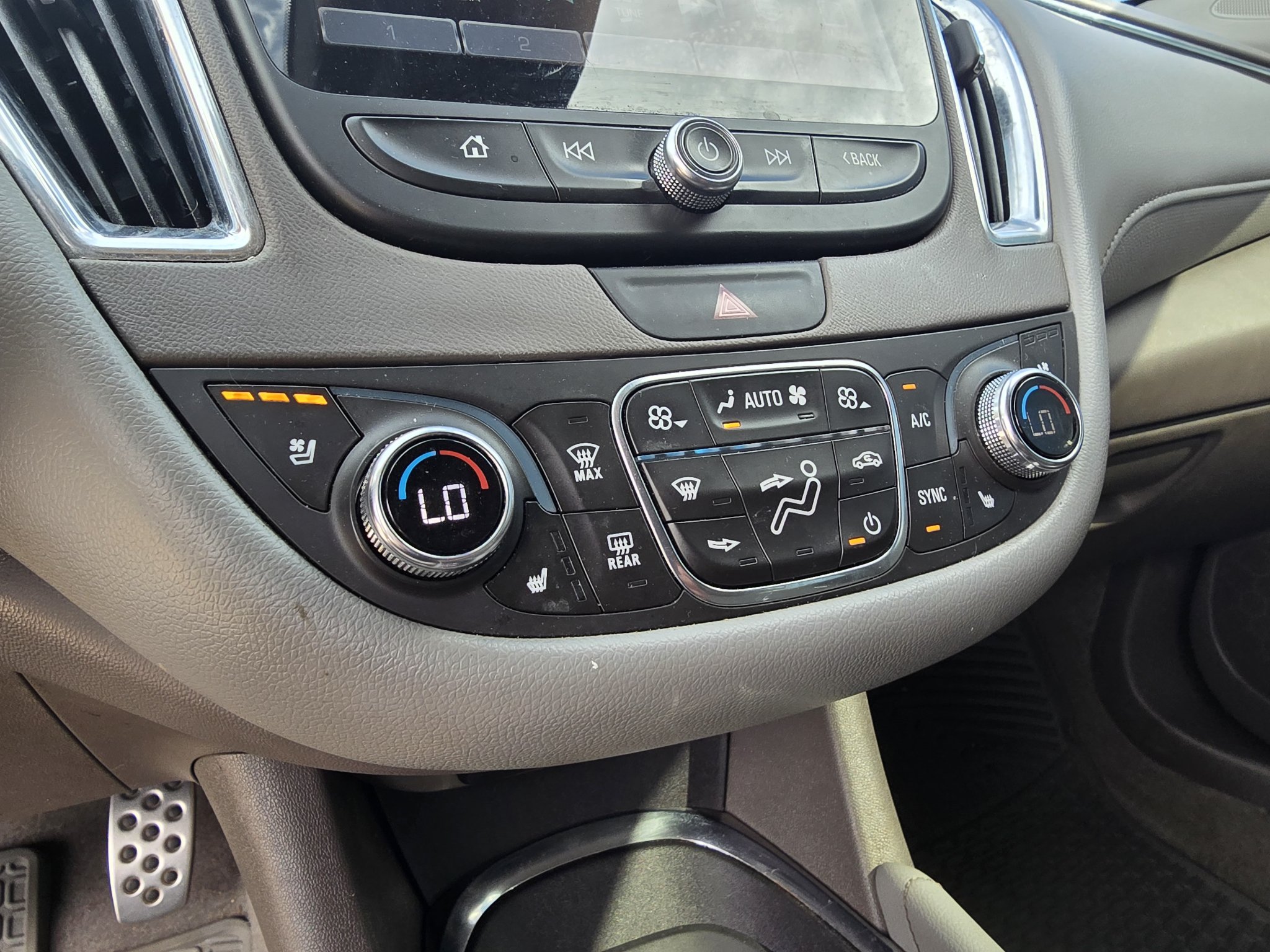 Used 2017 Chevrolet Malibu Premier w/ Driver Confidence Package FWD image 20