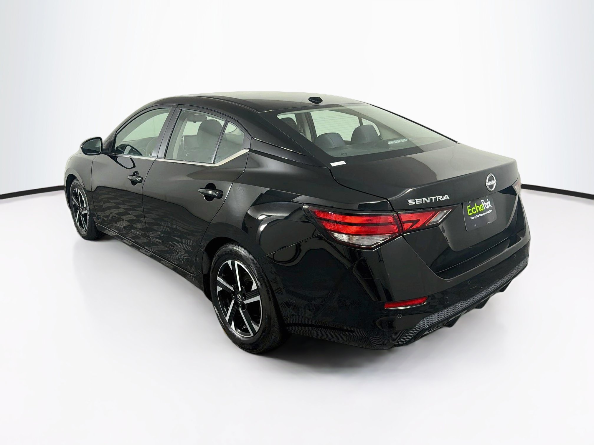 Used 2025 Nissan Sentra SV FWD image 5