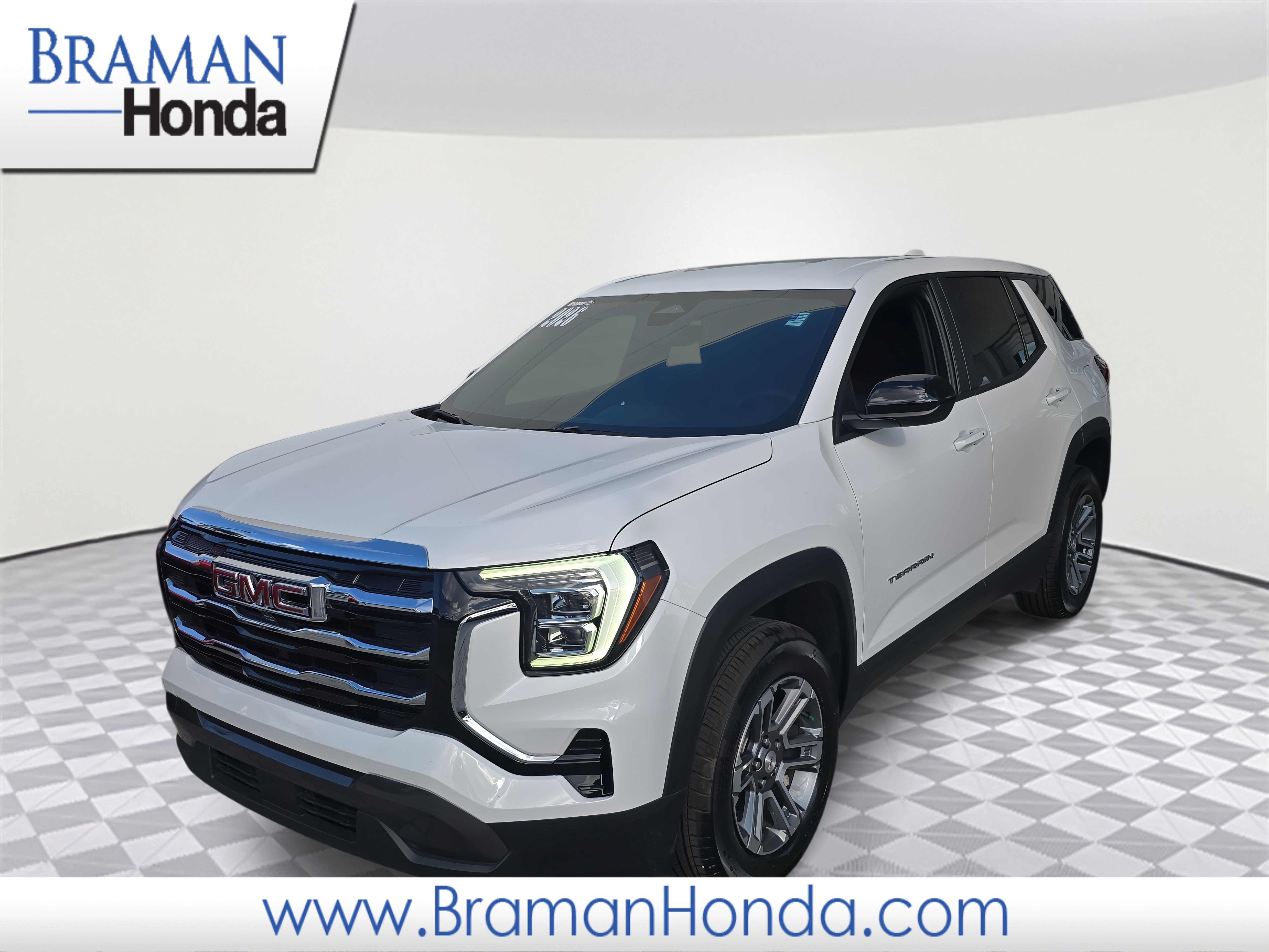 Used 2026 GMC Terrain Elevation image 1