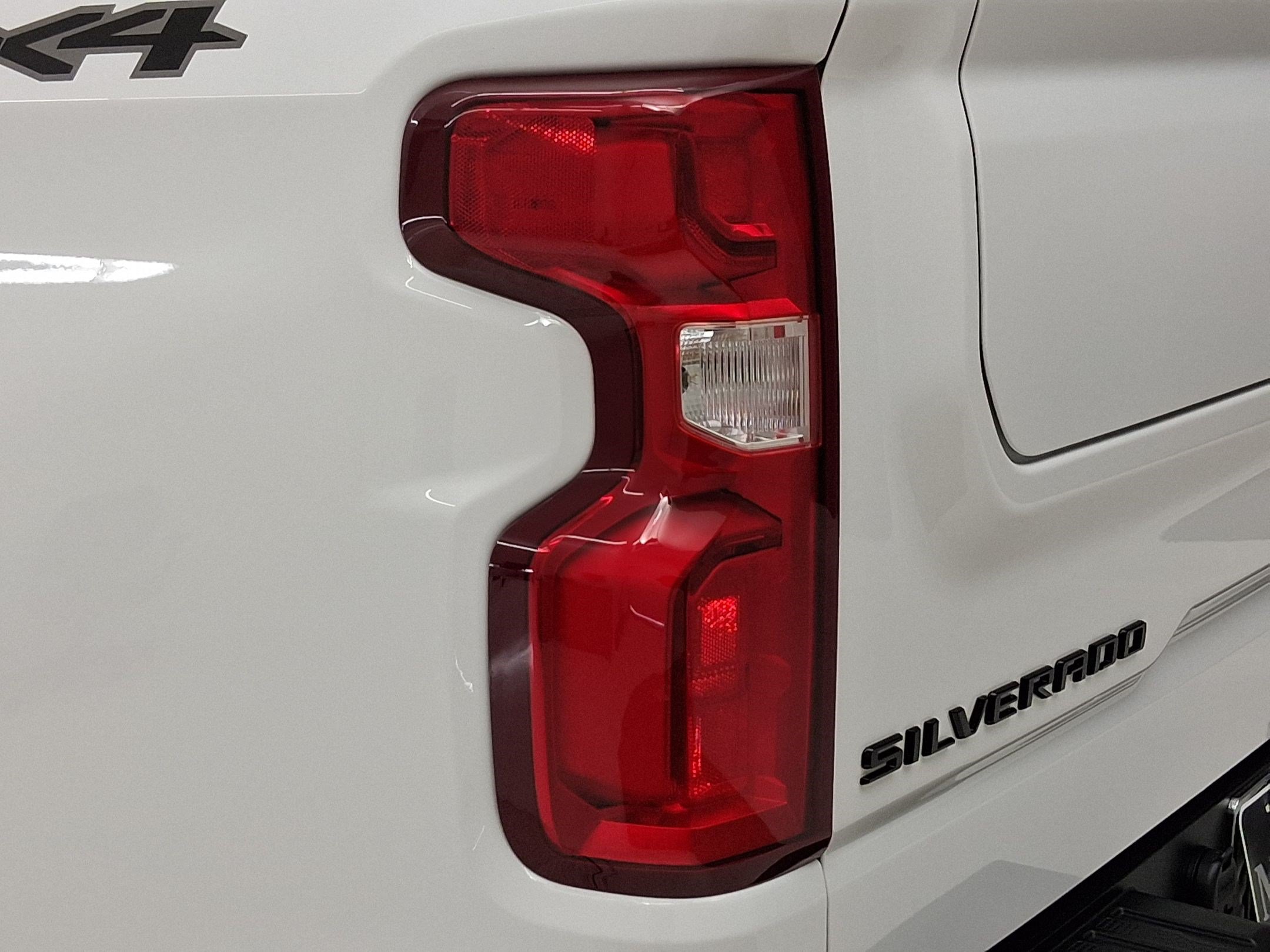 Used 2025 Chevrolet Silverado 1500 RST w/ Dark Appearance Package AWD/4WD image 32