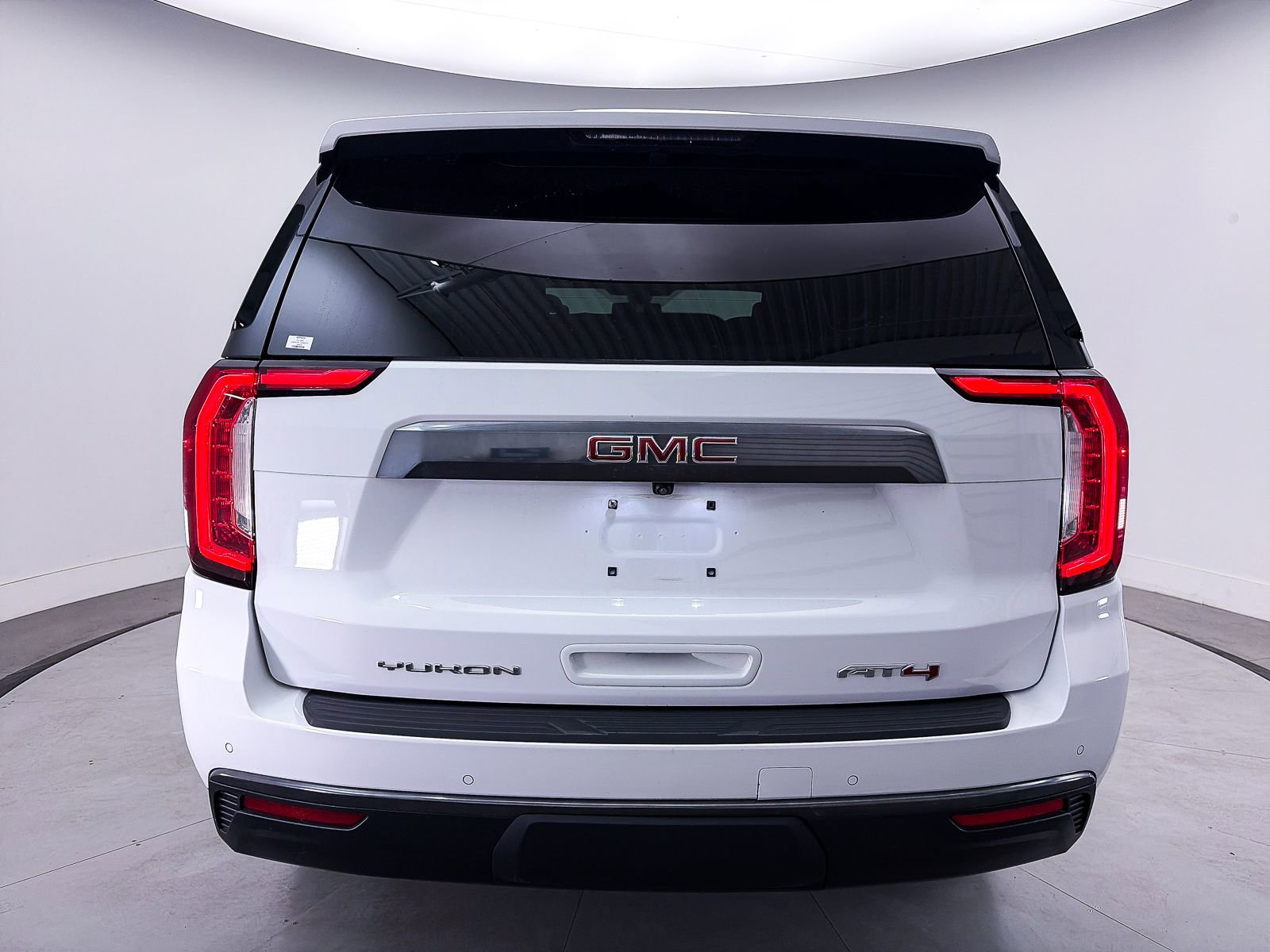 Used 2021 GMC Yukon AT4 w/ AT4 Premium Package AWD/4WD image 17