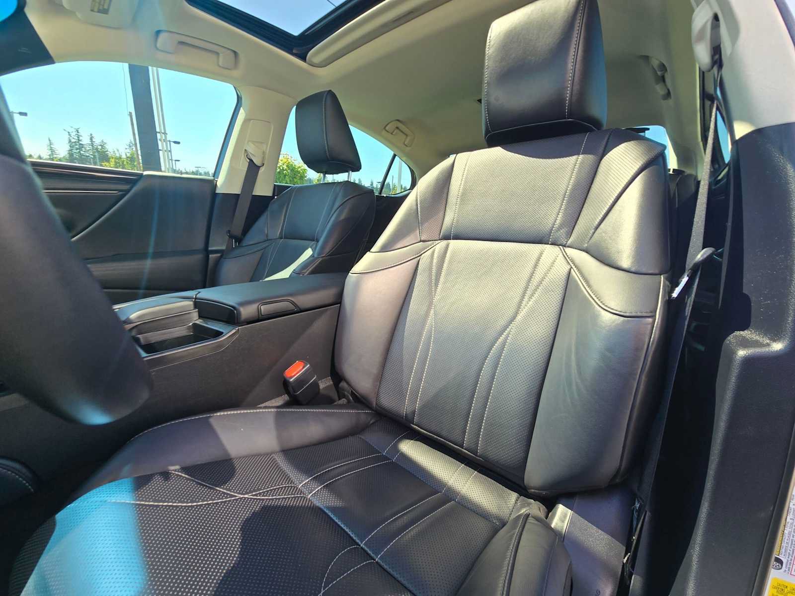 Used 2021 Lexus ES 300h w/ Accessory Package 2 FWD image 22