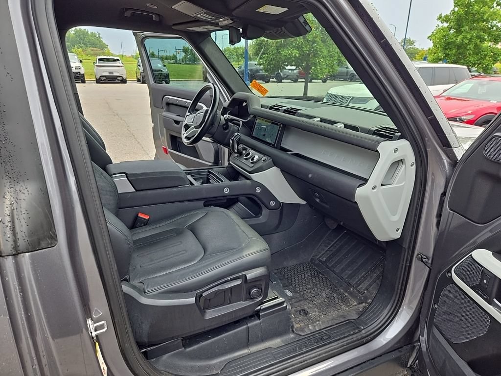 Certified 2022 Land Rover Defender 90 S AWD/4WD image 18