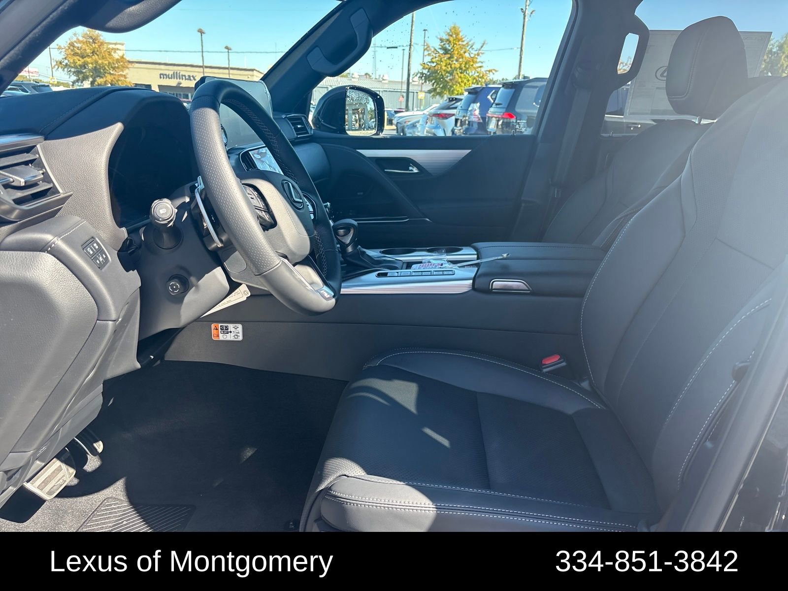 New 2025 Lexus LX 600 F Sport image 9