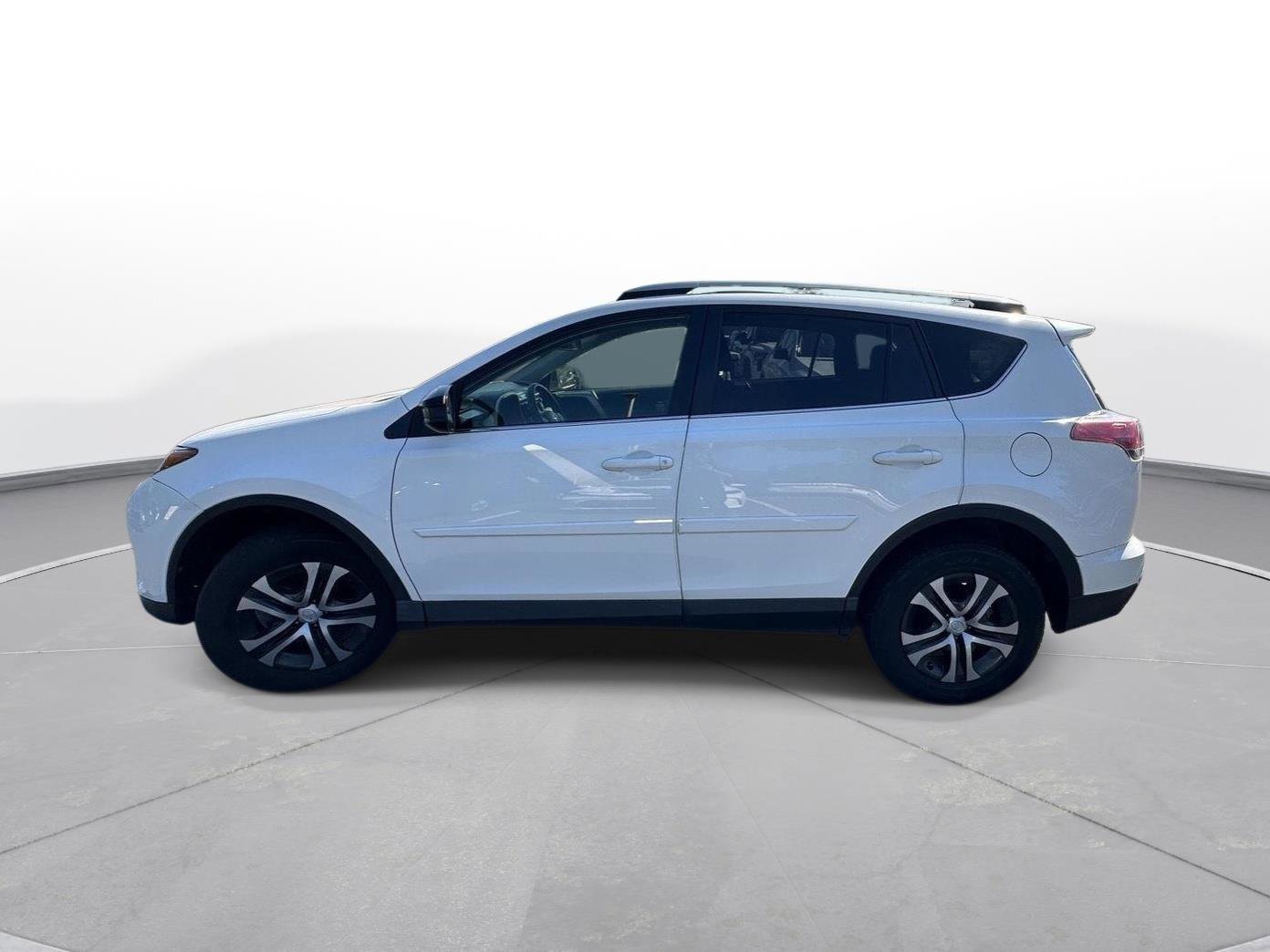 Used 2018 Toyota RAV4 LE w/ All Weather Liner Package AWD/4WD image 9