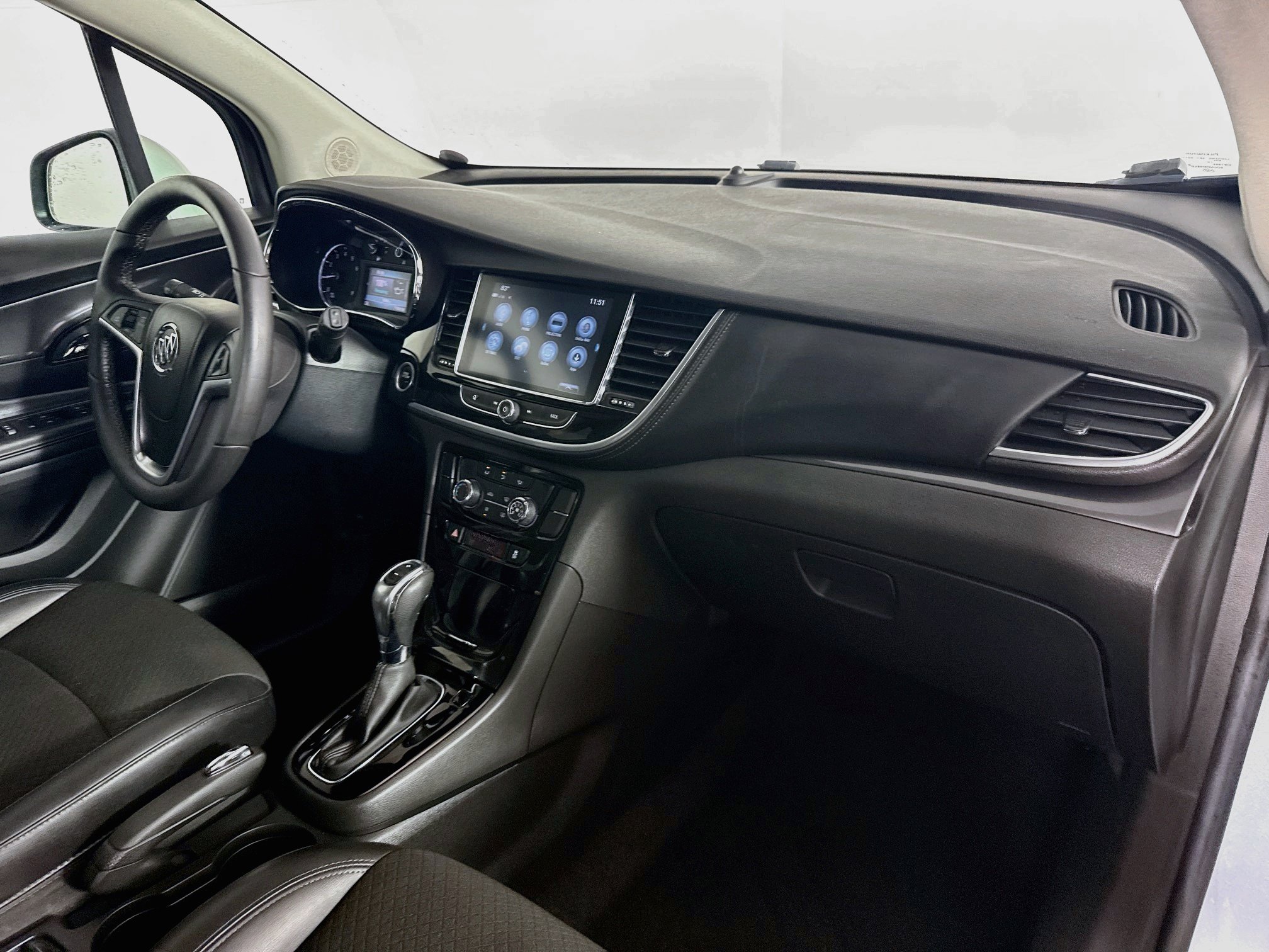 Used 2021 Buick Encore Preferred FWD image 34