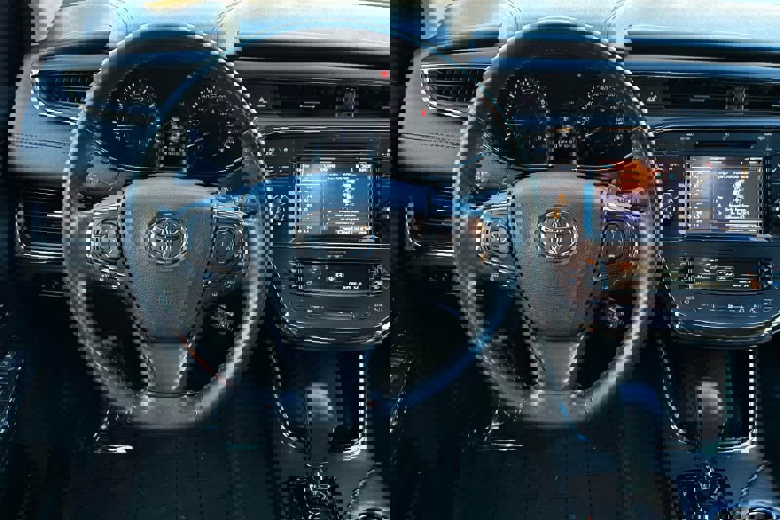 Used 2017 Toyota Avalon Limited image 15