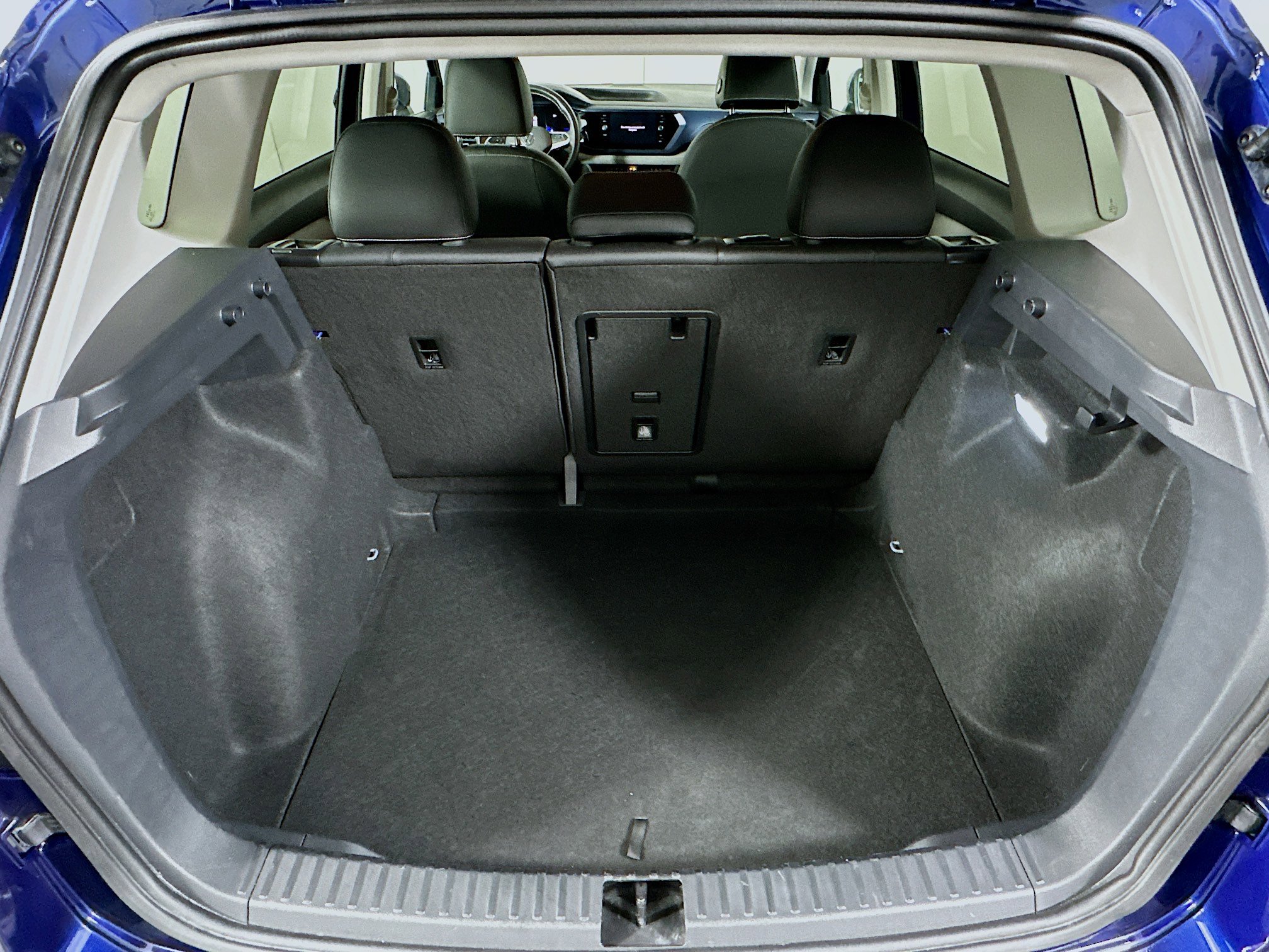 Used 2024 Volkswagen Taos SE image 28