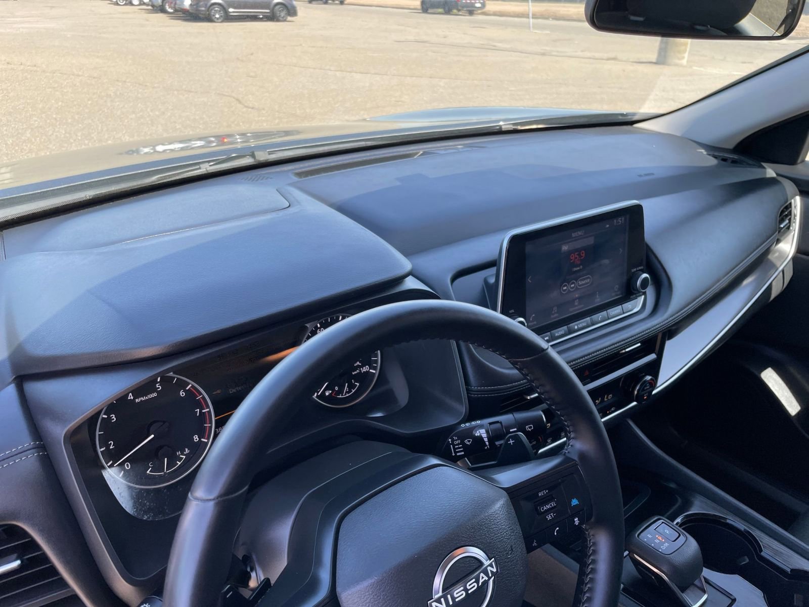 Used 2025 Nissan Rogue SV image 36