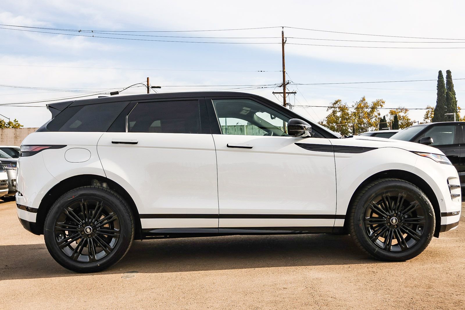 New 2026 Land Rover Range Rover Evoque Dynamic SE image 4