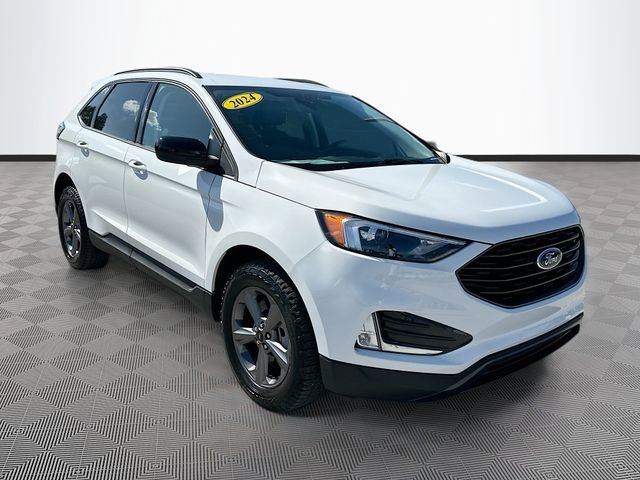 Used 2024 Ford Edge SEL w/ Sport Appearance Package image 3