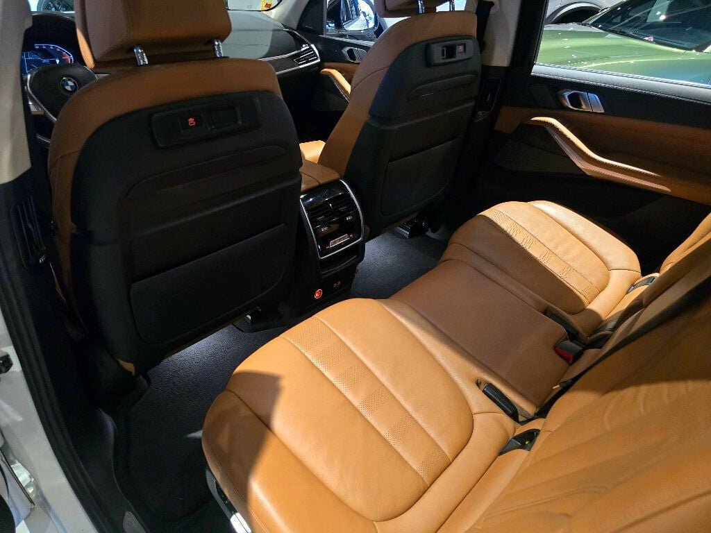Used 2021 BMW X7 xDrive40i w/ Premium Package AWD/4WD image 21