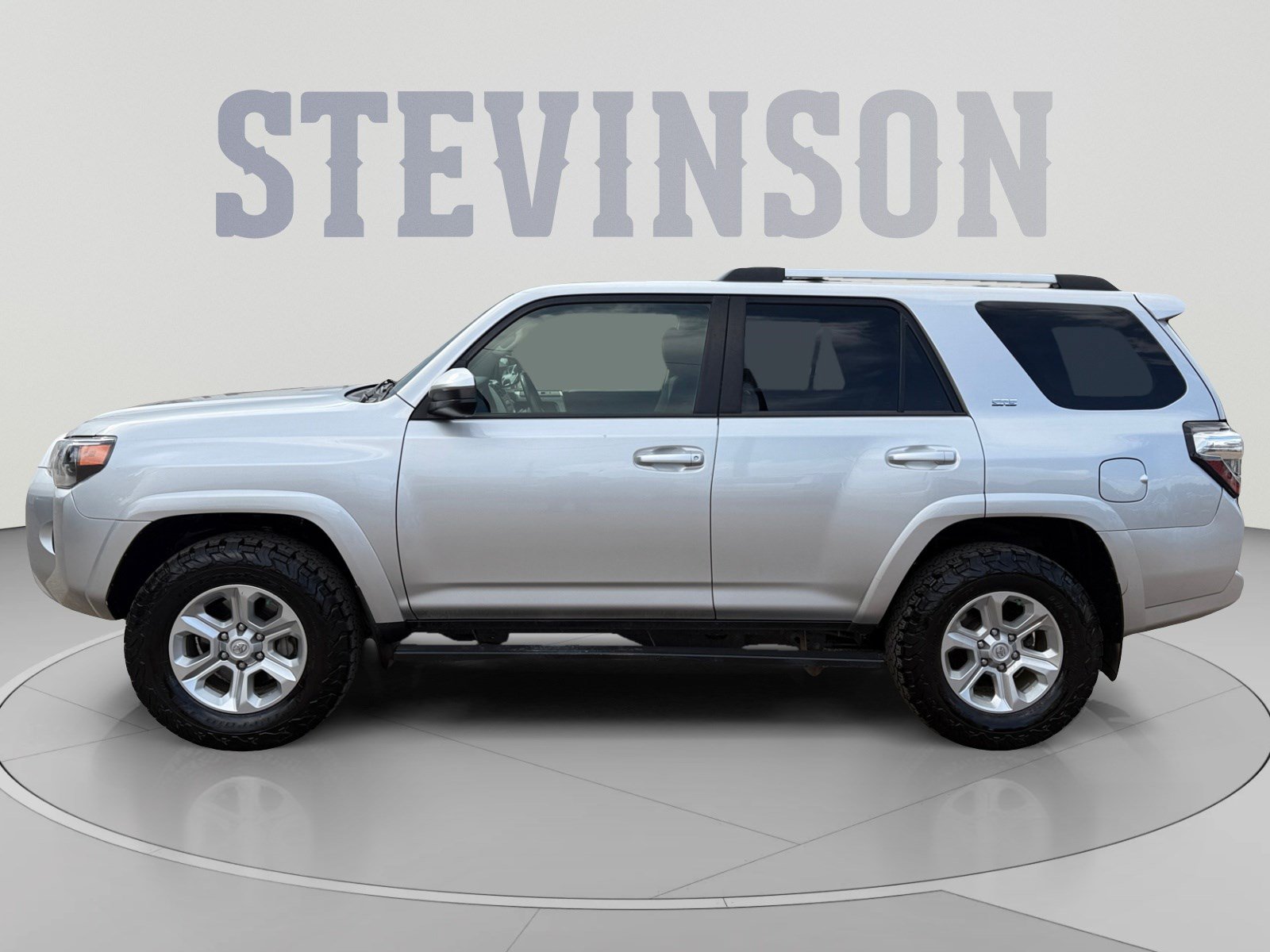 Used 2021 Toyota 4Runner SR5 AWD/4WD image 2