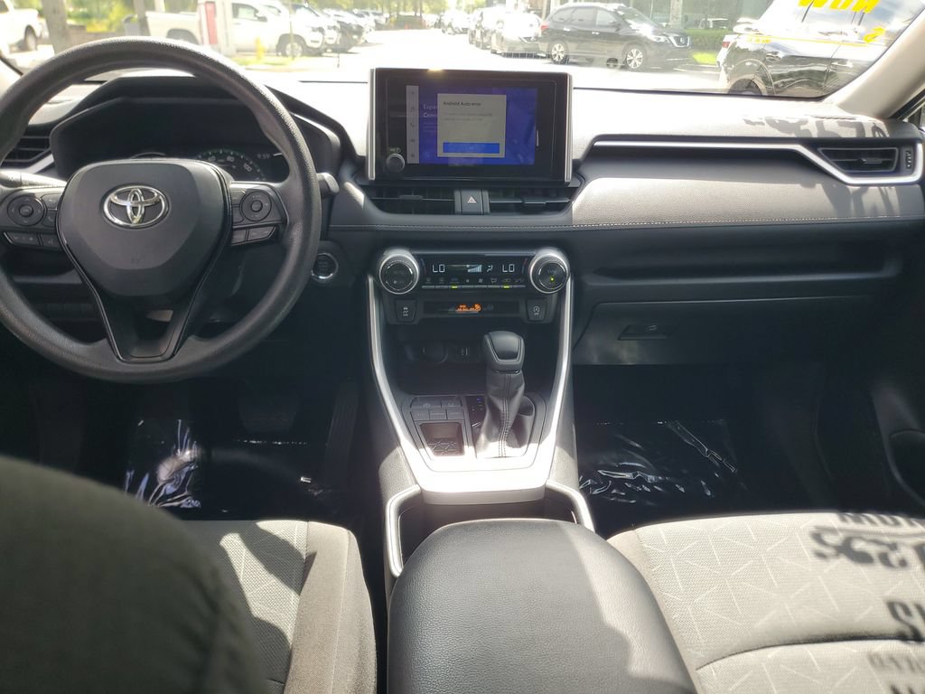 Used 2025 Toyota RAV4 XLE FWD image 10