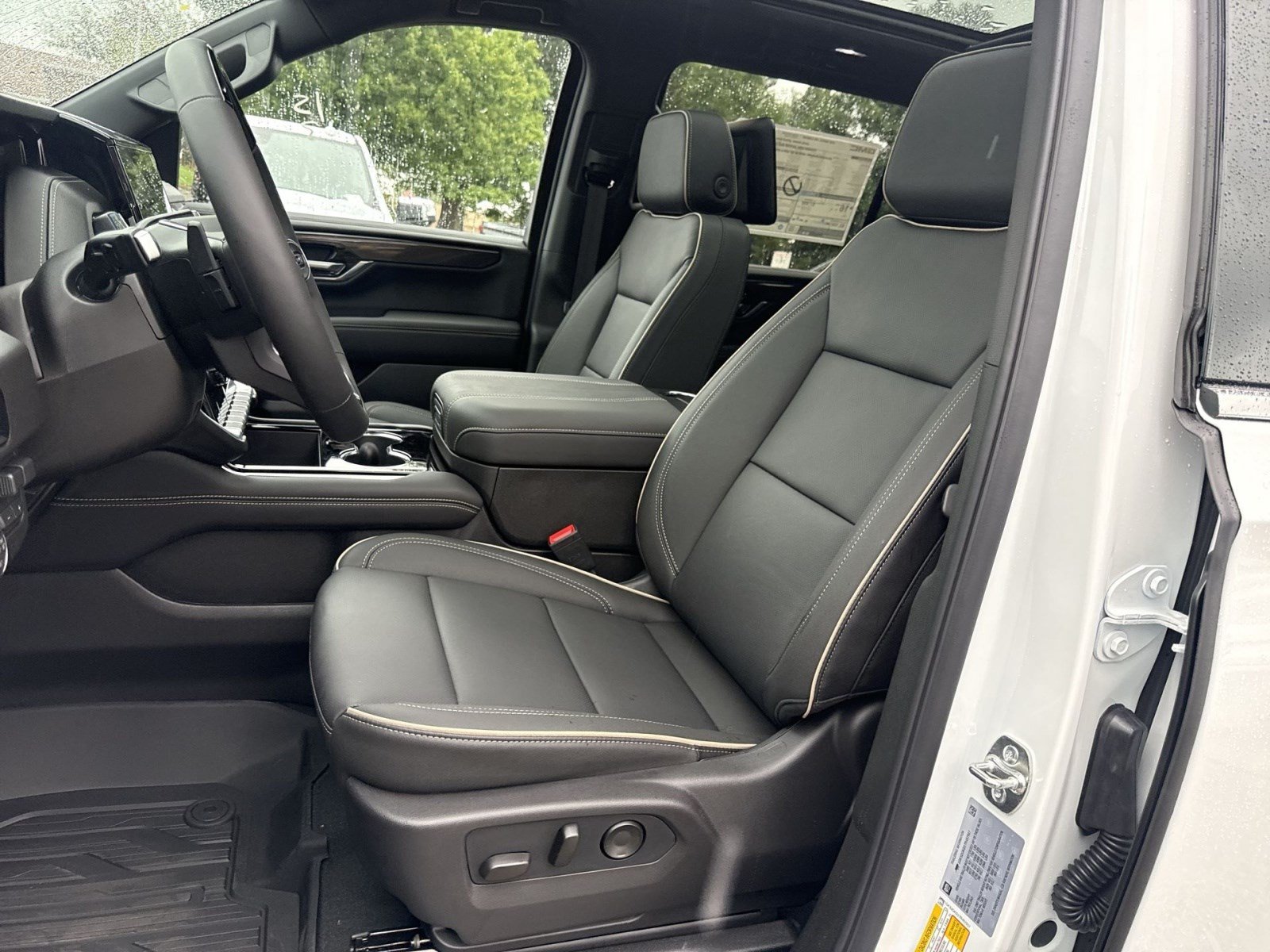 New 2026 GMC Yukon XL Elevation w/ Elevation Premium Package AWD/4WD image 10