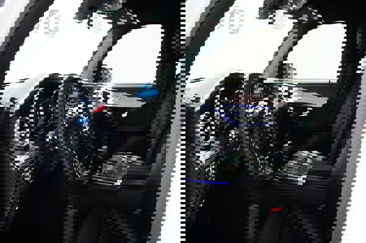 Used 2021 Mercedes-Benz GLC 300 4MATIC image 13