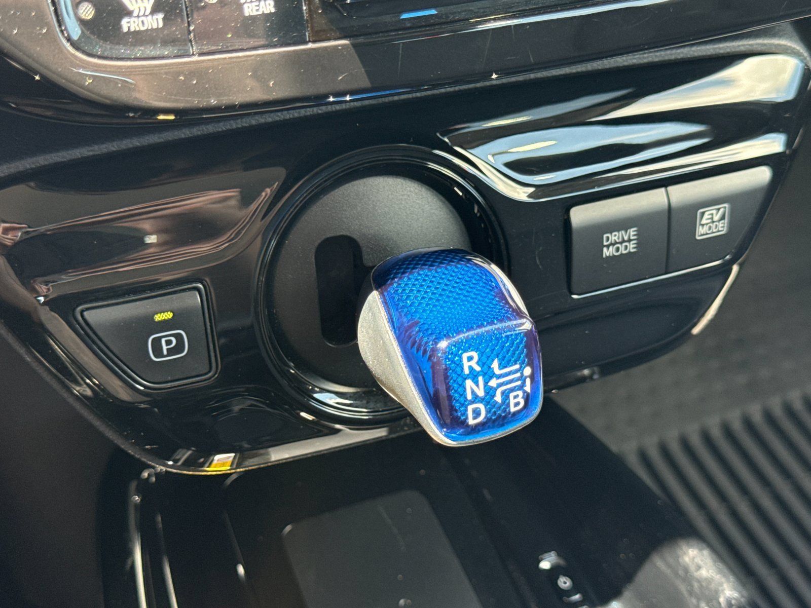 Used 2022 Toyota Prius XLE FWD image 17