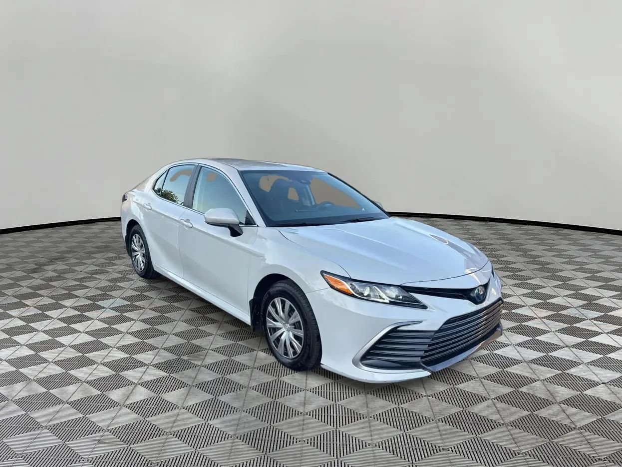 Used 2023 Toyota Camry LE FWD image 1