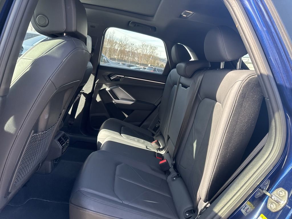Used 2025 Audi Q3 2.0T Premium image 35