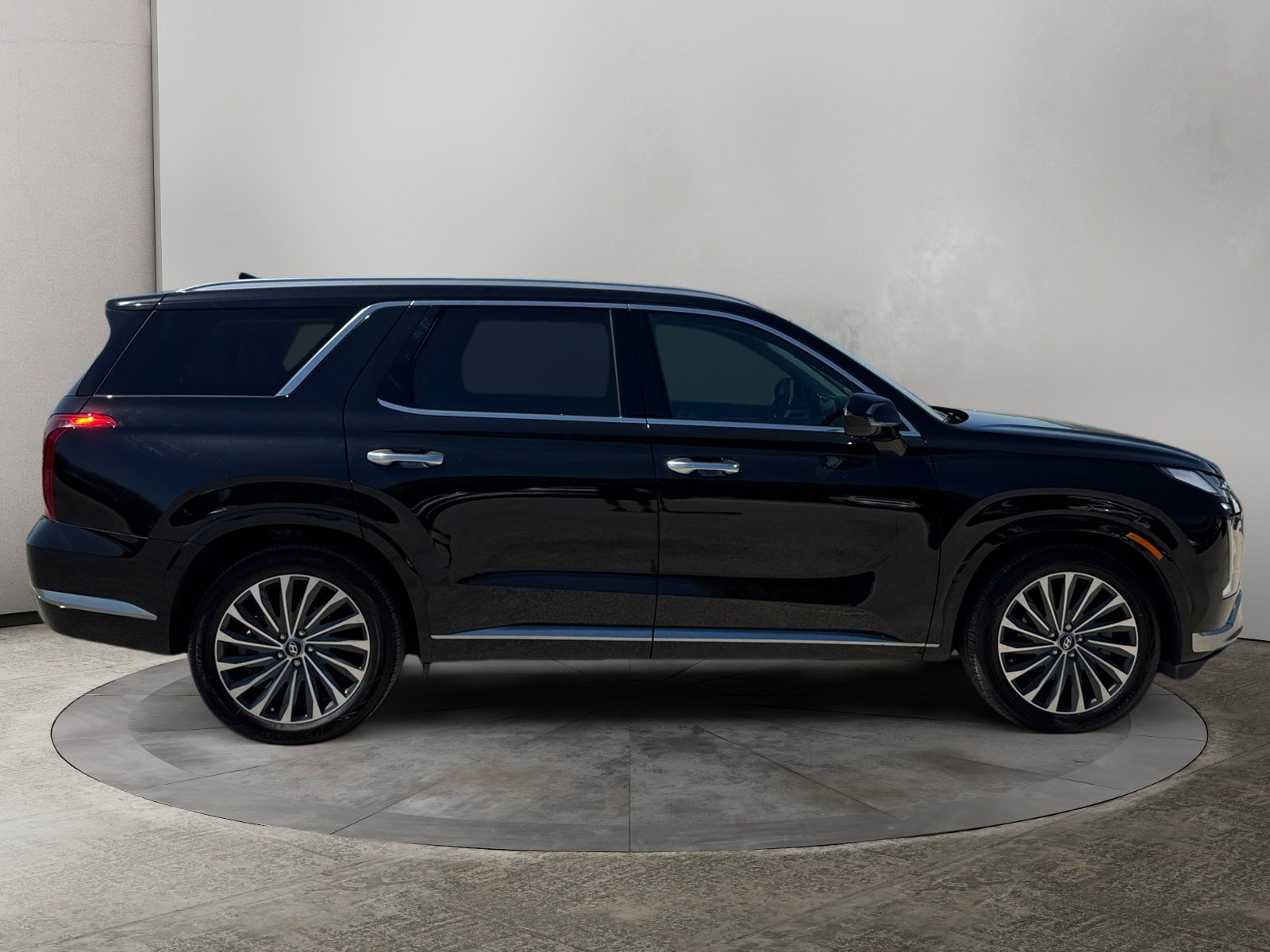 Used 2024 Hyundai Palisade Calligraphy image 6