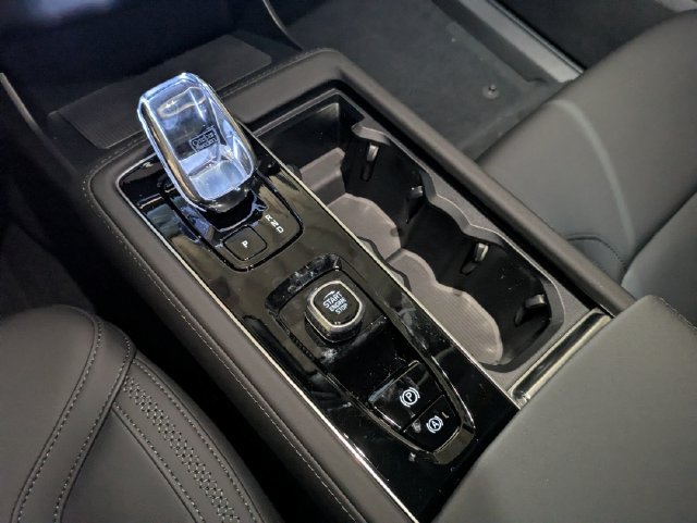 New 2026 Volvo XC90 T8 Plus w/ Protection Package AWD/4WD image 24