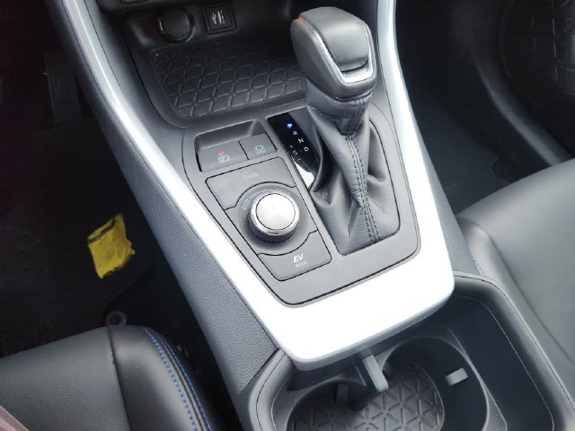 Certified 2025 Toyota RAV4 XSE AWD/4WD image 19