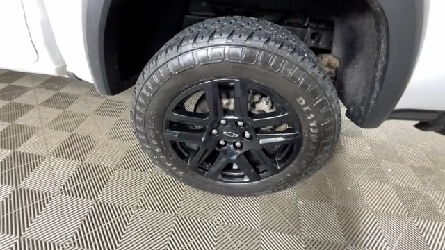 Used 2025 Chevrolet Colorado Trail Boss AWD/4WD image 17