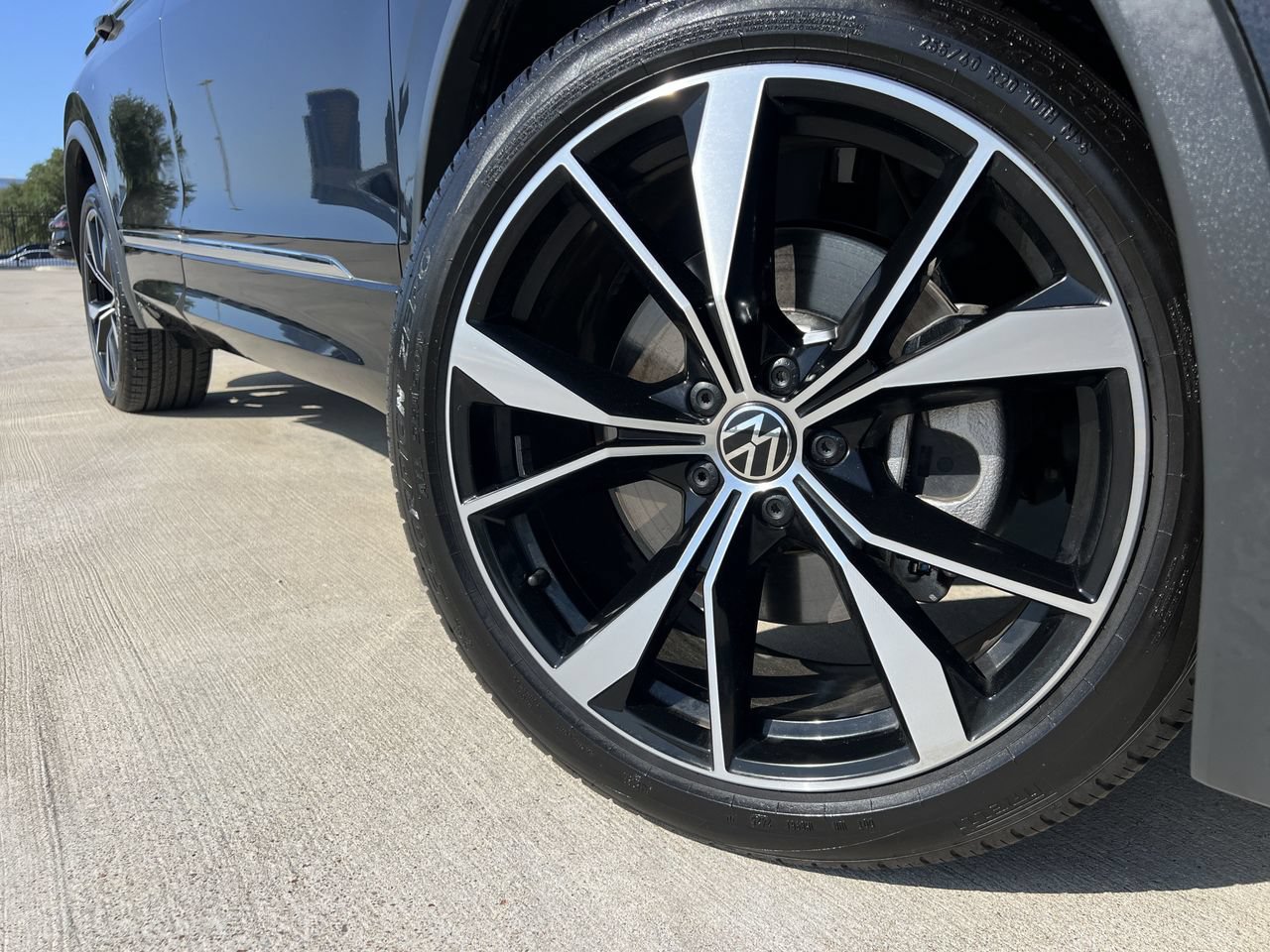 Used 2024 Volkswagen Tiguan SEL R-Line AWD/4WD image 6