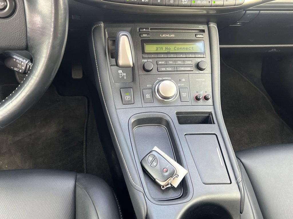 Used 2015 Lexus CT 200h w/ Seat Comfort Package FWD image 21