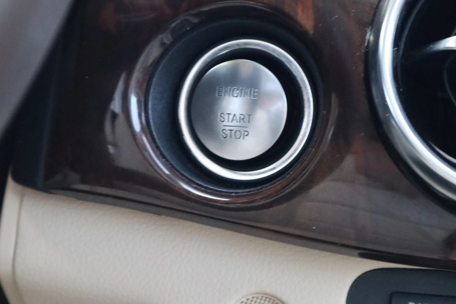 Used 2013 Mercedes-Benz GLK 350 2WD image 33